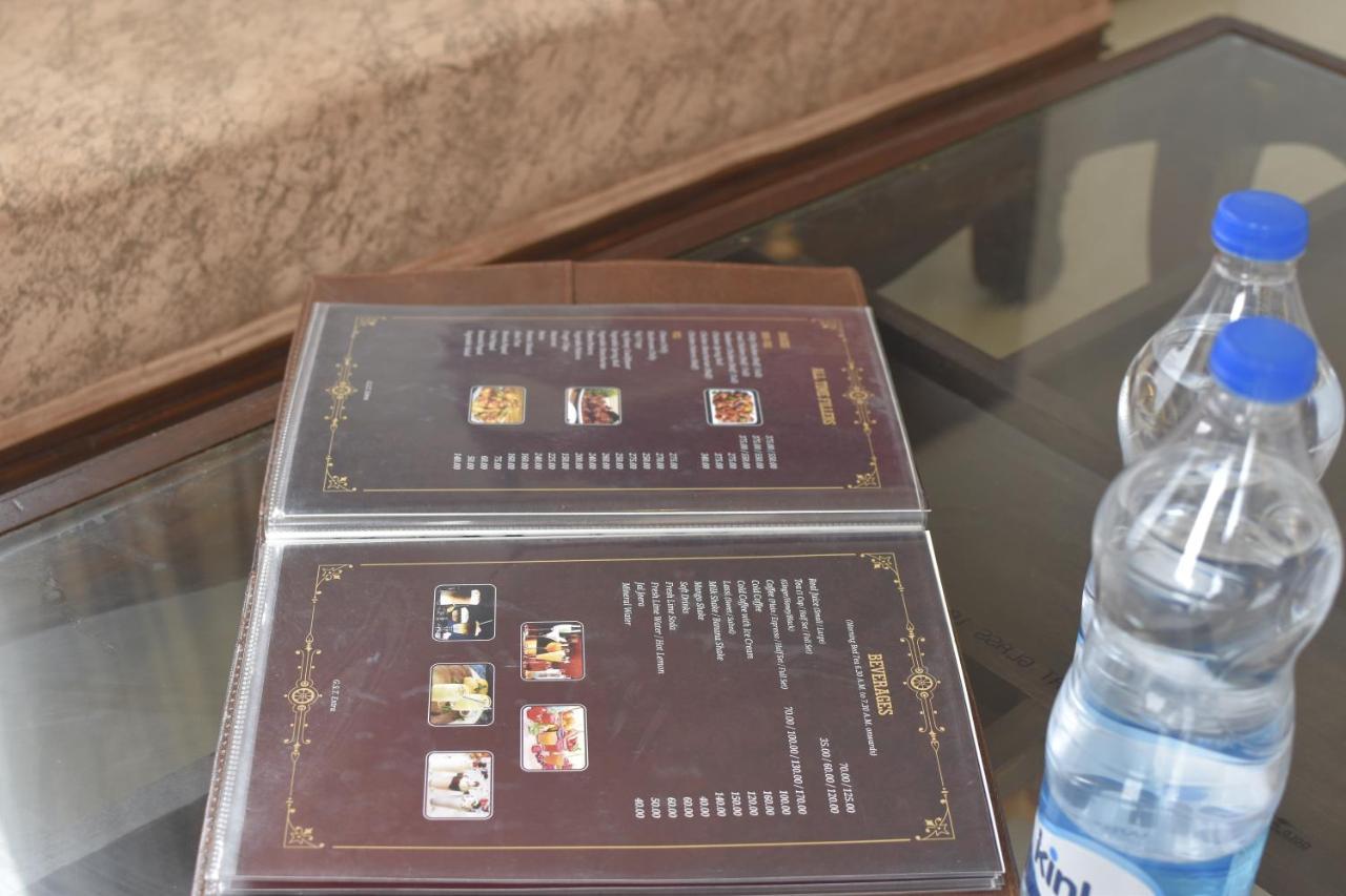 ホテルThe Royal Castle Hot And Cold Centralized ダラムシャーラー エクステリア 写真